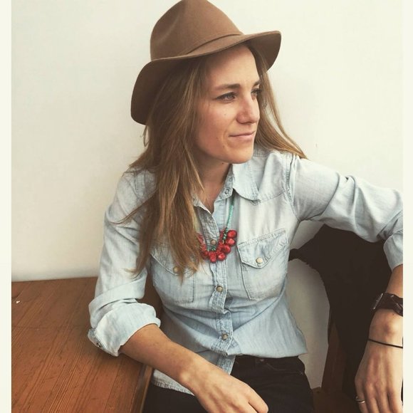 Meet your rad Posher, Sarah - Picture 9 of 11